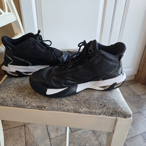 Mens Jordan's size 9.5 - Picture 7 of 10